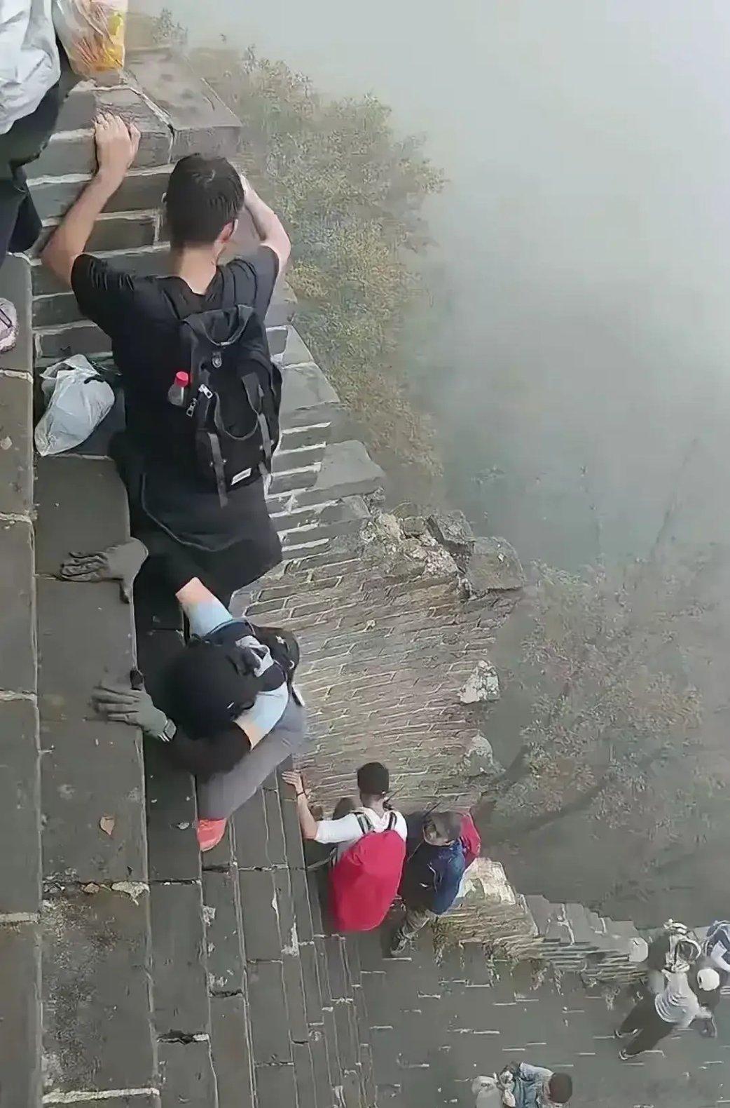 佩服这些人，换成我直接掉头回家了。[允悲] ​​​