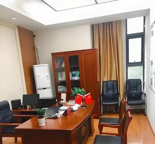 为何亿万身家的家庭，偏要让子女去考公考编

前几天跟一个身家差不多八位数的老板吃