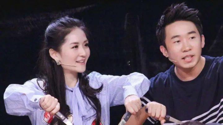 谢娜杨迪模仿向佐  😄哈哈，笑不活啦！今天必须要跟大家唠唠谢娜和杨迪这对活宝呀
