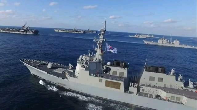 东海局势再升温！中韩动作不断，日本高调下水新舰剑指全球军贸市场
 
解放军东海演