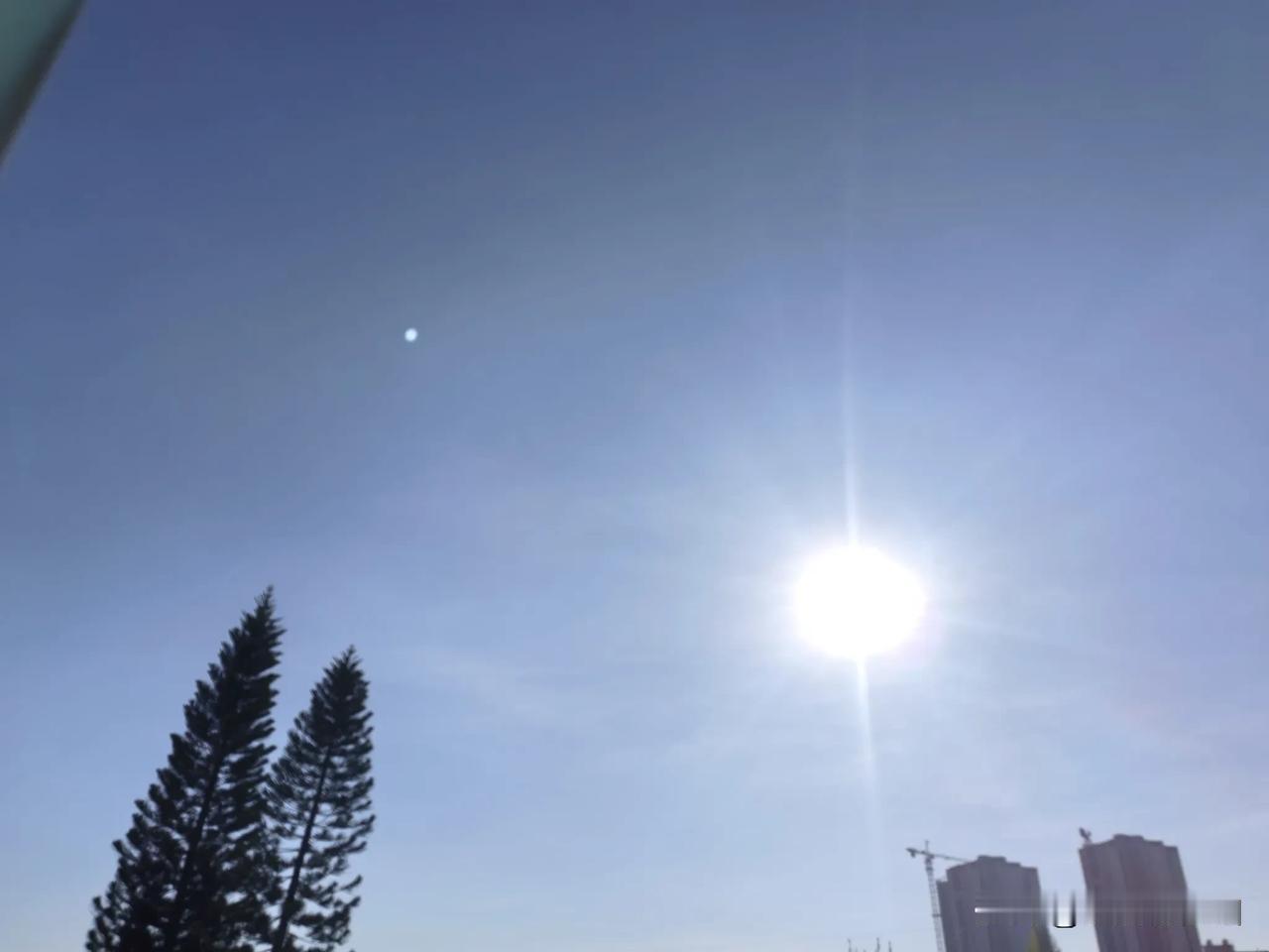 “蔷琵”减弱为台风级！未来三天广东大部天晴干燥，广东人喜提一张秋季体验卡！

今