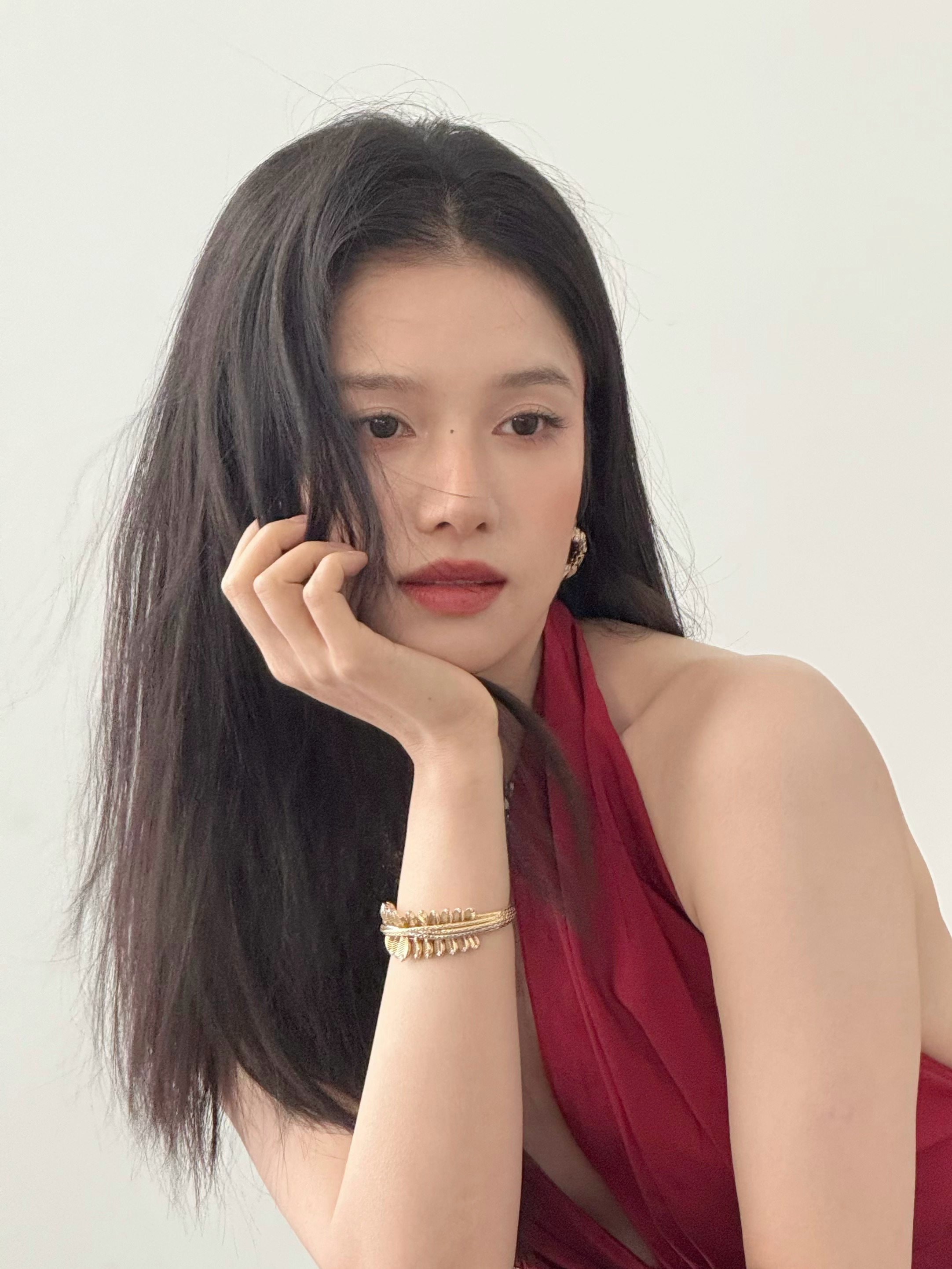 李现给张婧仪拍了好多照张婧仪 生日快乐