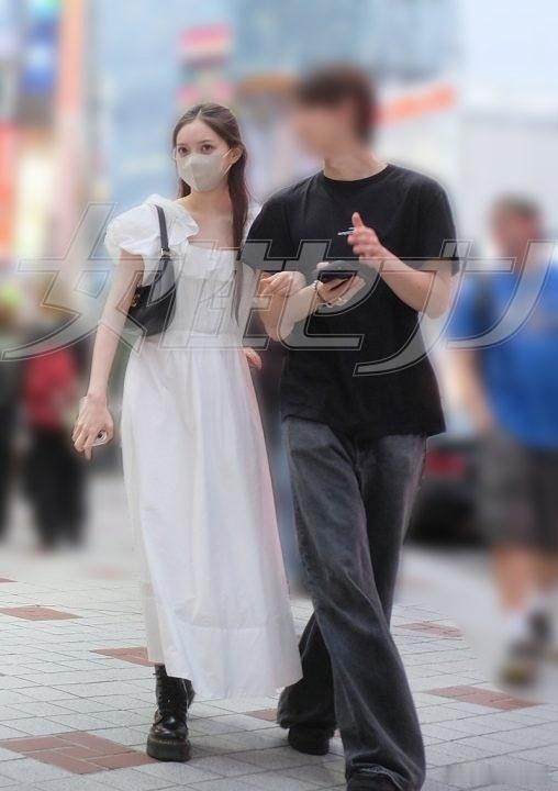 广末凉子今年5月宣布完全复出，她与前夫冈泽高宏的儿子正在担任其经纪人协助演艺事务