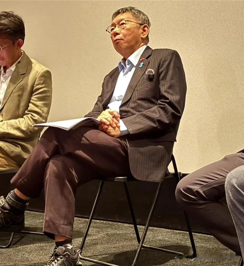 实锤了！柯文哲这是说顺嘴没把门儿的，直接坦言上次跟柯建铭密谈，说白了就是为了“绿