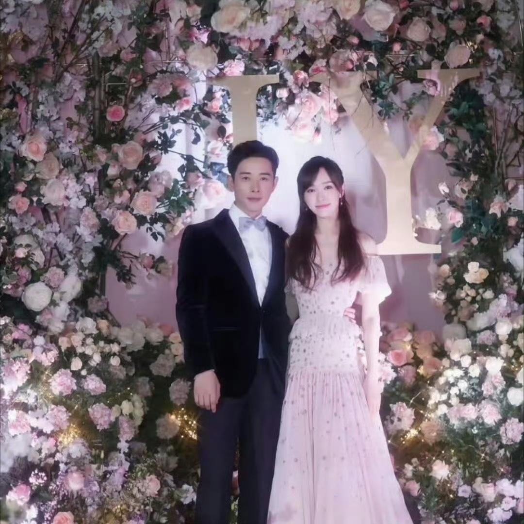 曝内娱著名恩爱夫妻发生婚变，有人说是罗晋唐嫣被曝婚变！

据说他们两个常年分居，