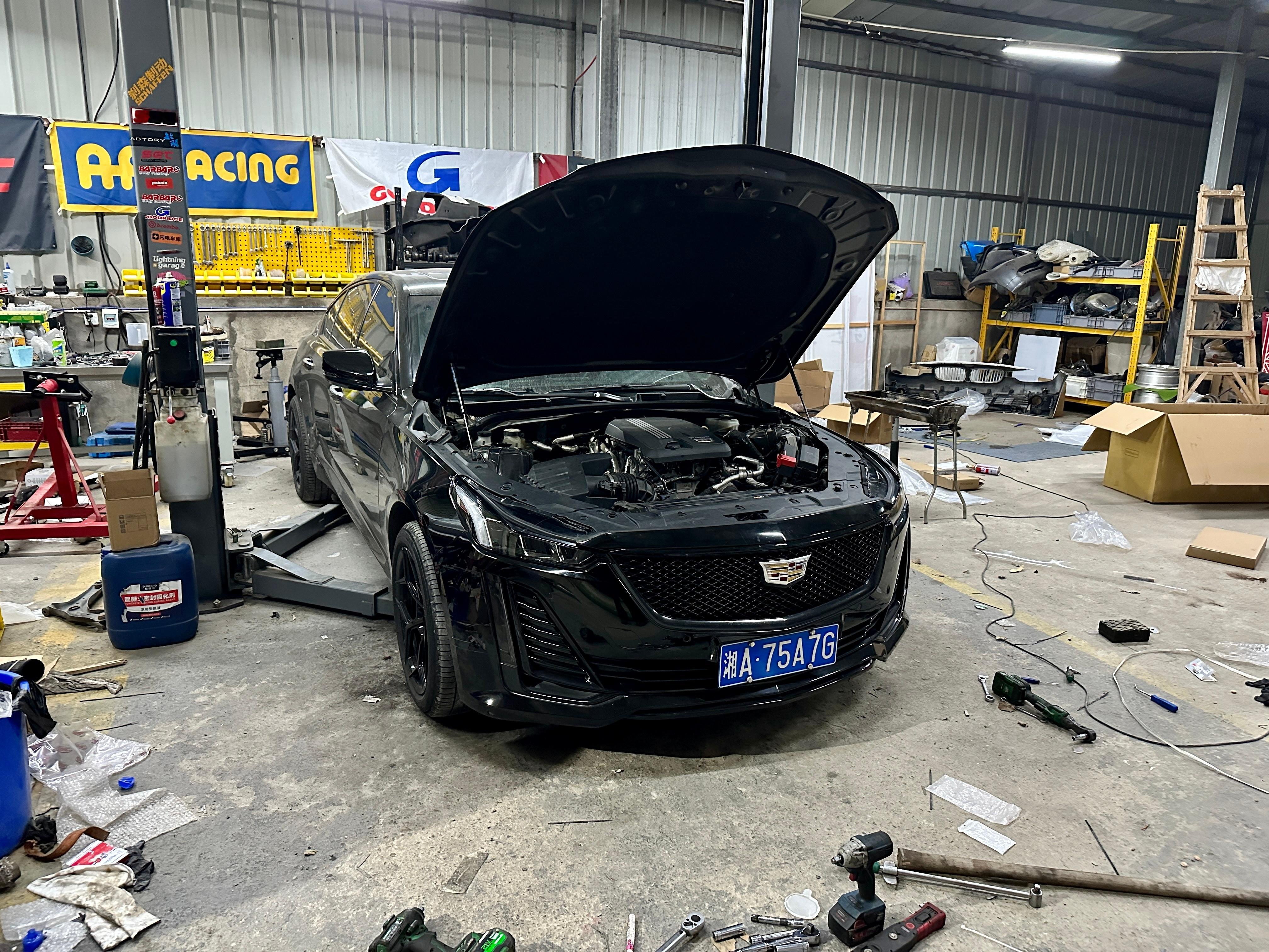 三个机脚其中有一个，差点给我掏死。今年第一台开始冬季整备的车。以后应该每年年底，