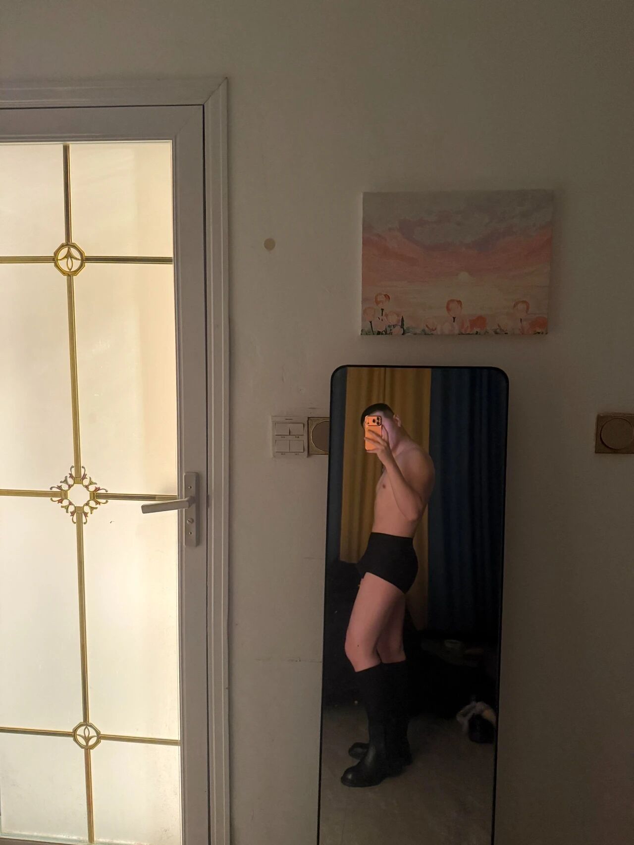 允许自己偶尔是一片落叶 风会再托你起来的 