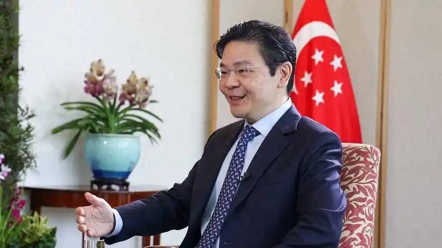 新加坡当年带头对俄出手，如今却可能赴俄参会，这不是“变脸”，而是小国外交最现实的