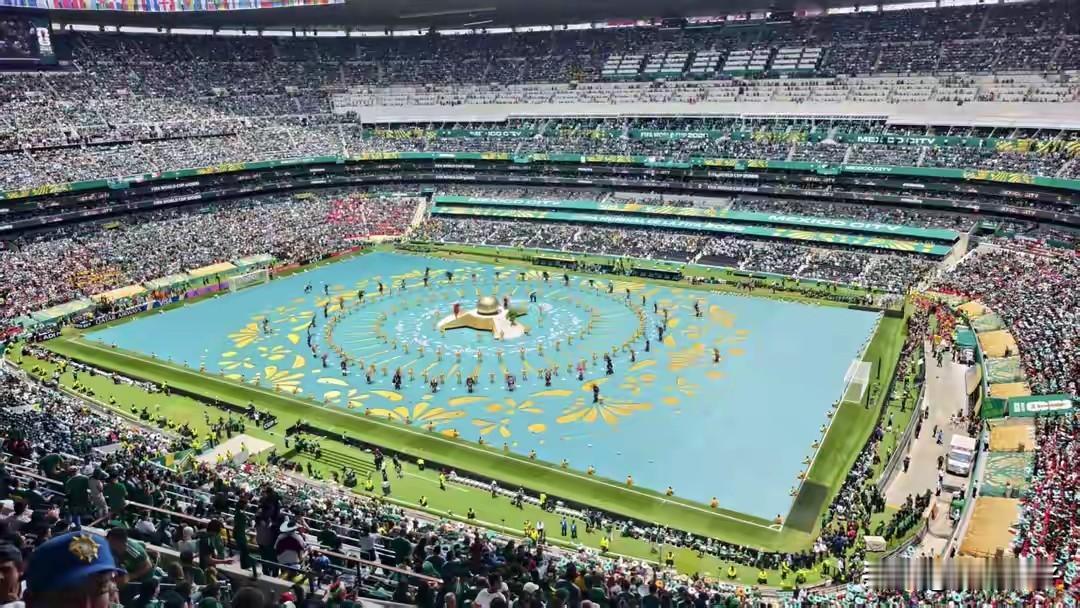 国际足联啊，是时候考虑学习一下网球大满贯赛，增加世界杯外卡名额啦！
外卡，一般发