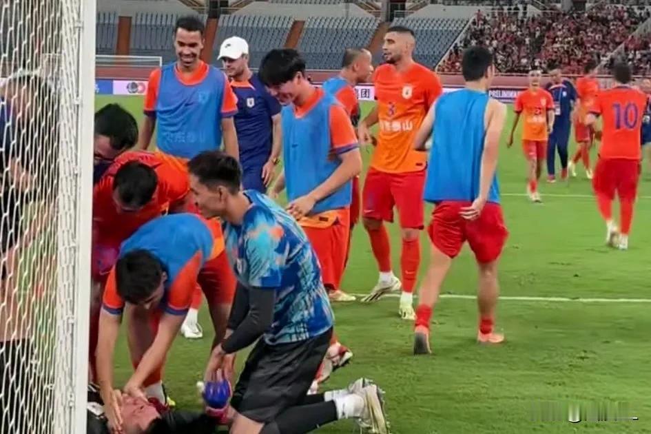 鸡蛋里面挑骨头，对阵曼谷联，泰山队少有的表现差强人意的几名球员:
  1、毕津浩