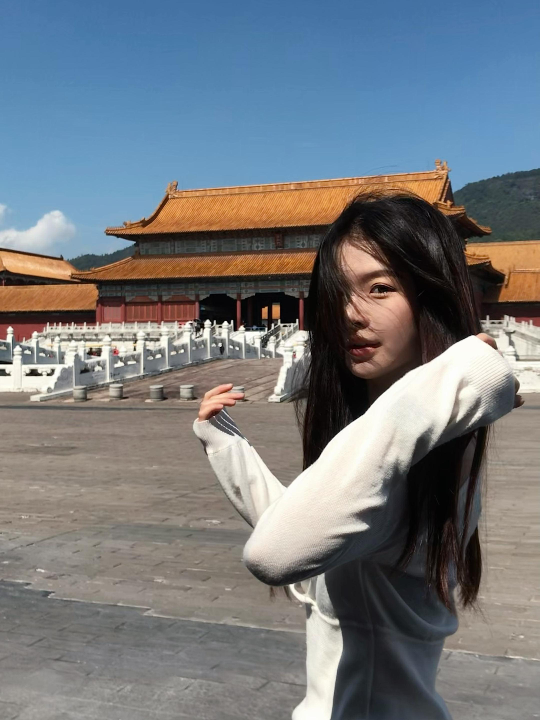 只怕幸福眼看完整 我的心却早已冰冷