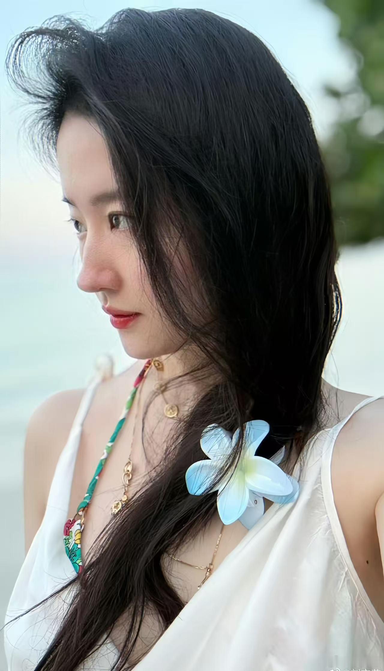 刘亦菲声控界最温柔的妈咪 刘亦菲的温柔嗓音真的刻进骨子里，软声软语的模样太戳心，