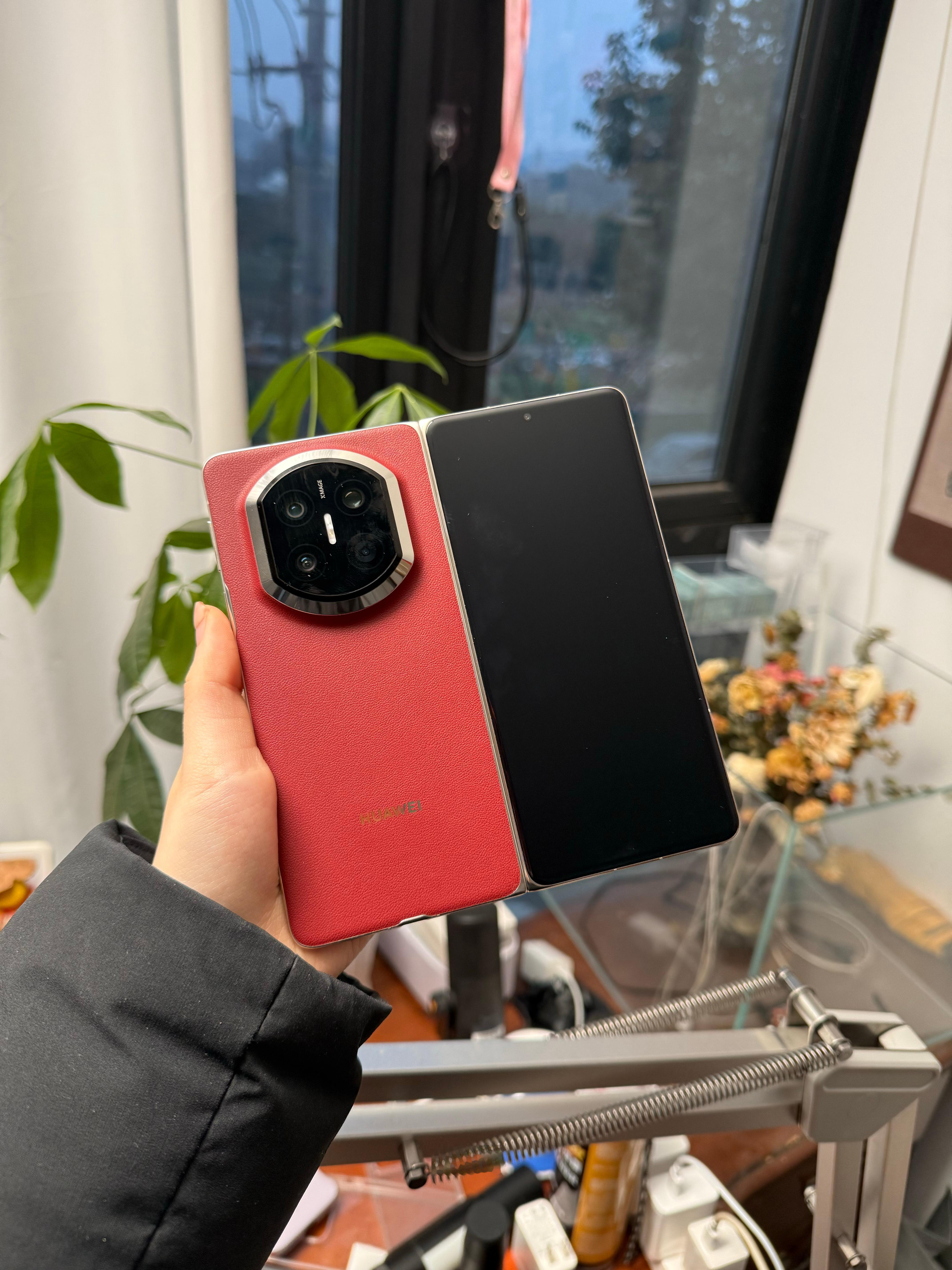 iPhoneFold来了国产机怕了吗说国产怕了的纯属给苹果贴金吧？国产折叠屏卷了