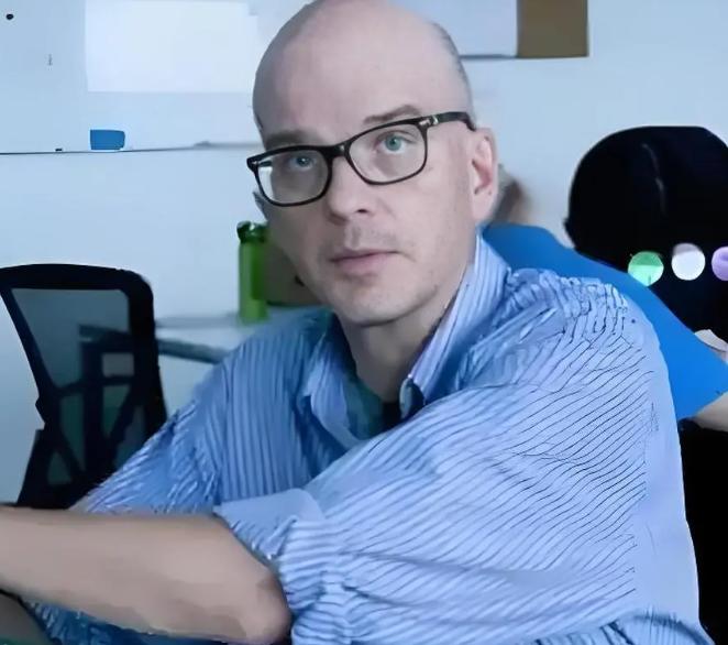 “美国不需要你，有本事你去中国啊！”2016年，一名美国专家被军方排挤，他一气之