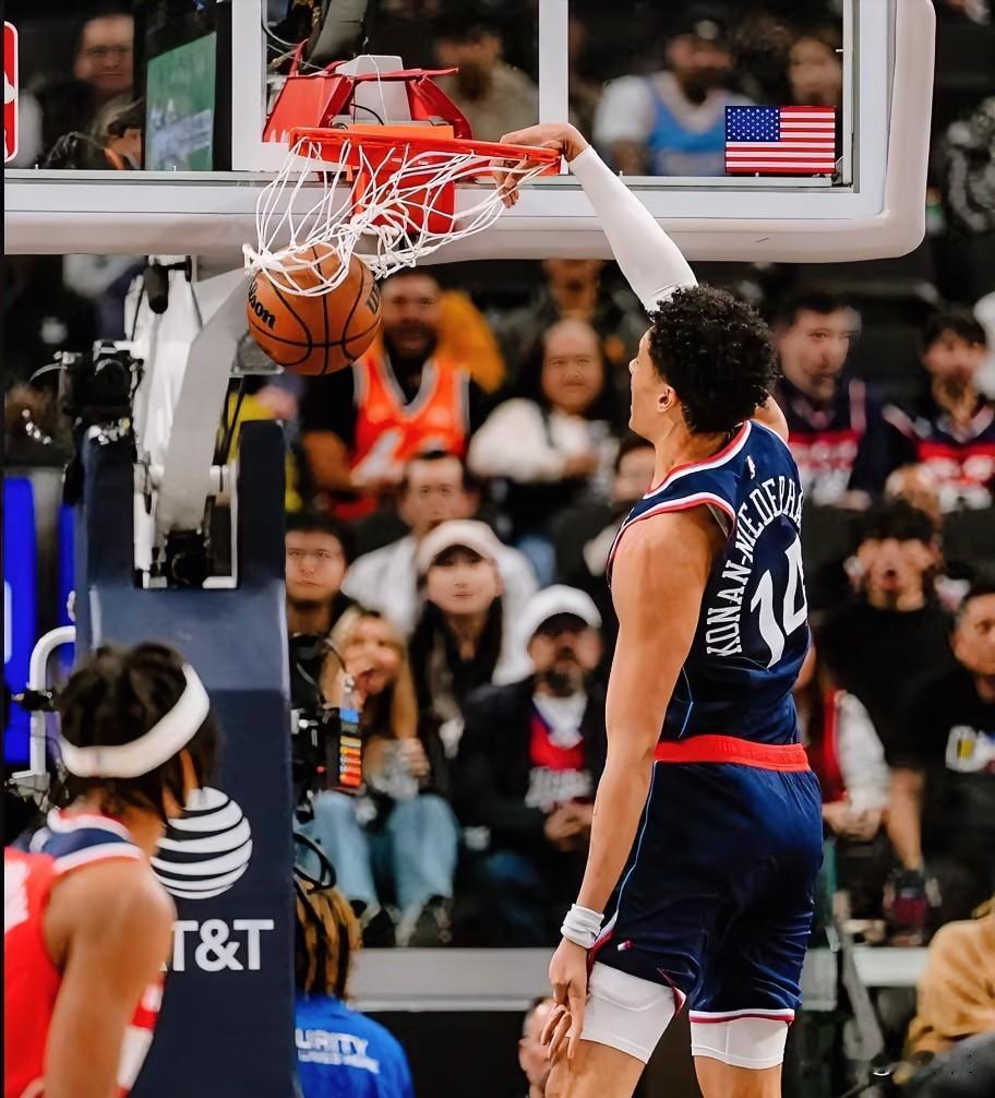 快船有惊无险胜奇才，主打“小鬼当家”。

1，“险”从何来？主要是第三节，快船进