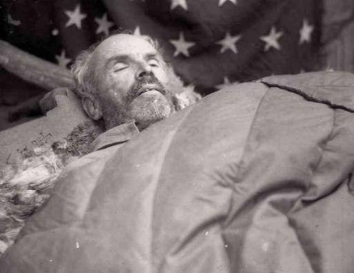 一直以来，对于白求恩，我们宣传的都是他如何高尚、如何伟大，但却很少有人知道，他为