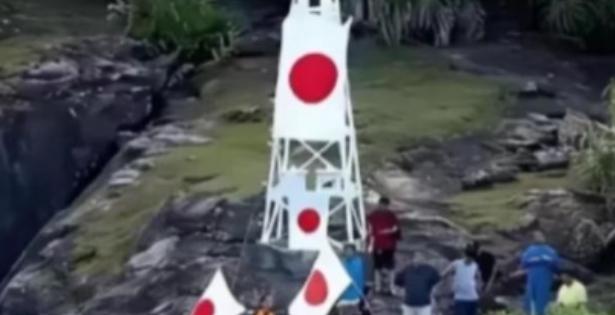 如今才明白，就算中日矛盾再尖锐，我国也没有拆除钓鱼岛上的这座灯塔。这座灯塔算不上