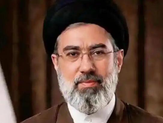 伊朗"老领袖"哈梅内伊去世俩月还没下葬，而，说白了就是害怕。
 
想当年霍梅尼去