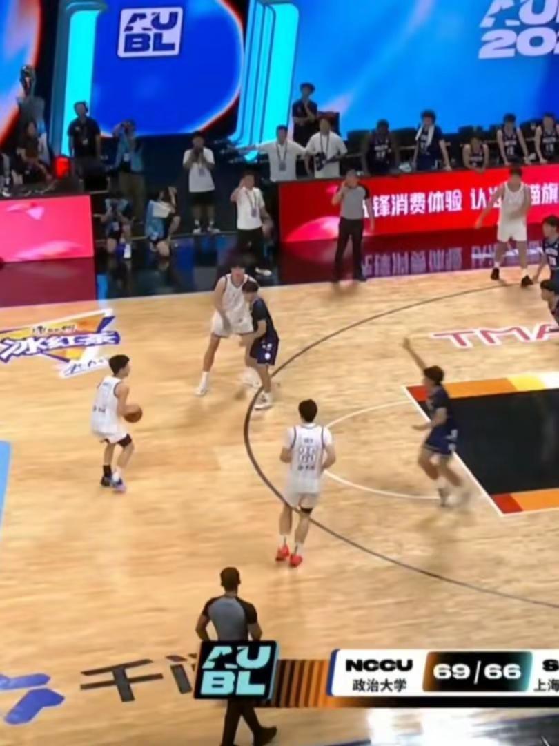 陈天灿身上真是有点老六的影子 淘汰赛连克北大清华，让陈磊在赛后直言“陈天灿之前我