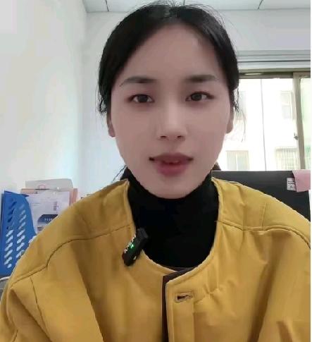 这篇文章详细介绍了2023年新能源汽车市场的迅猛发展，特别是比亚迪和特斯拉的表现