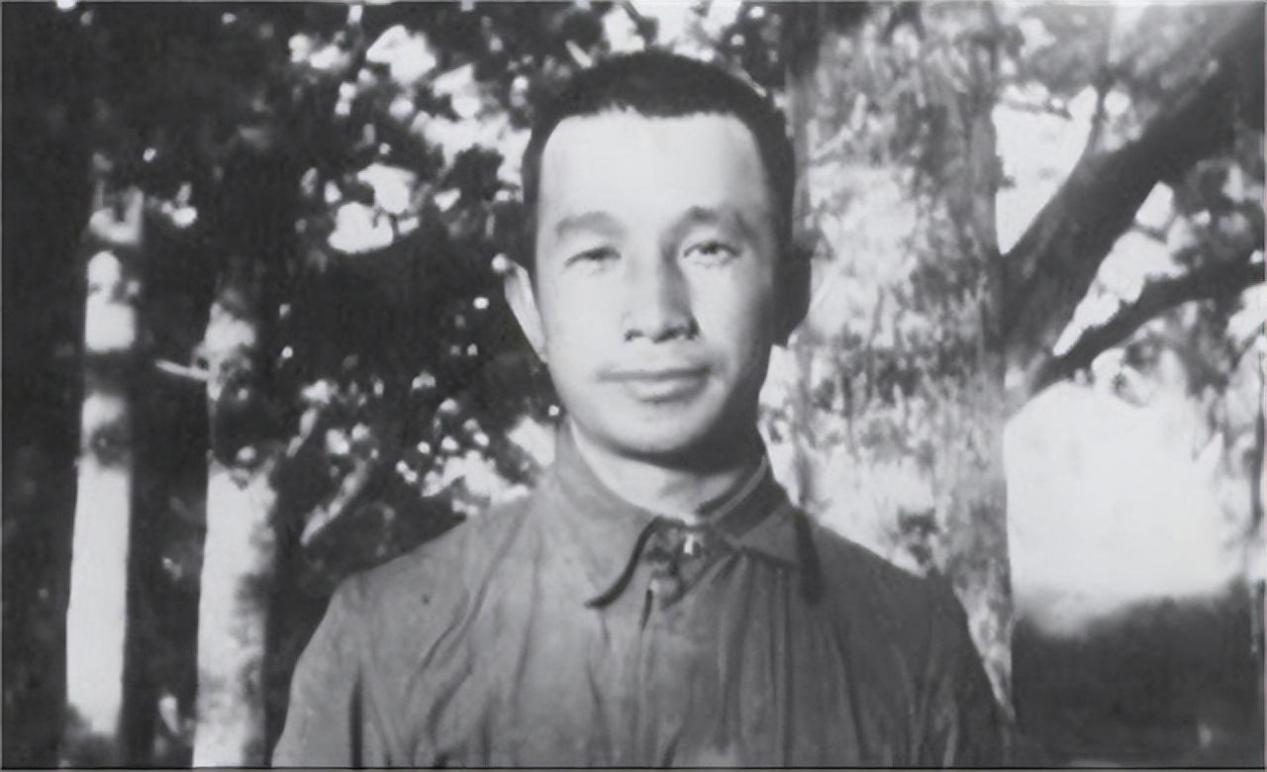 1948年，中央提出换掉粟裕，陈毅：无论用谁代替他，都会全军覆没。
 
解放战争
