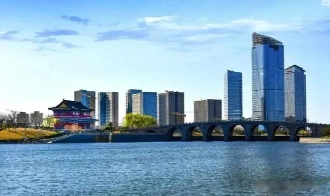 北京大运河公园是一个集文化、休闲、娱乐为一体的综合性公园。公园位于北京市通州区，