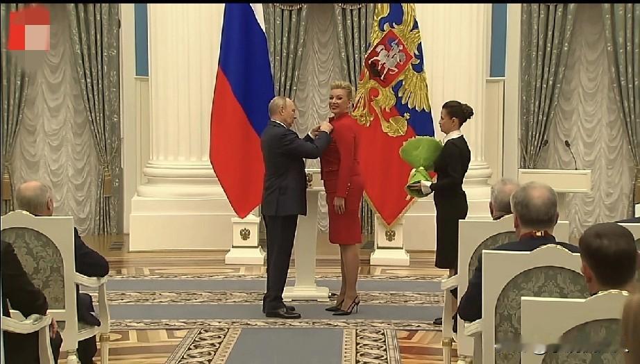 “扎姐”这个生日过的有排面！

俄罗斯发言人扎哈罗娃，在50岁生日当天，普京亲自