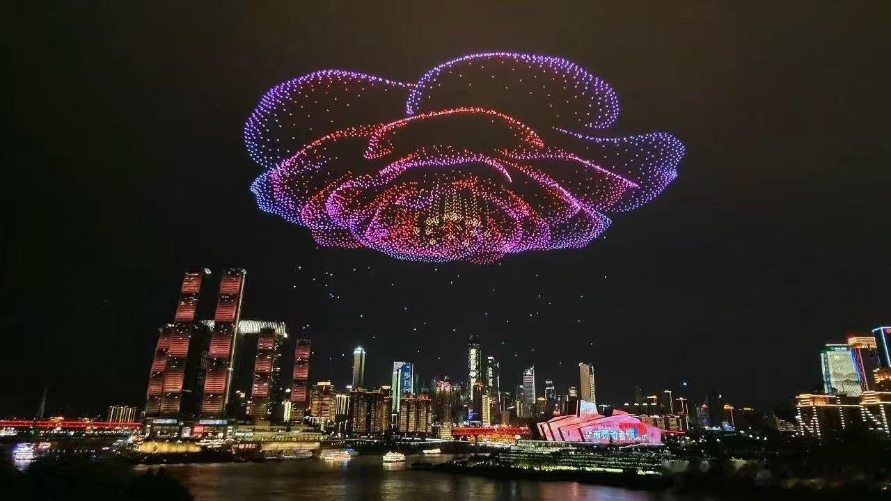 致敬劳动，百业长安中国长安汽车祝大家劳动节快乐新韵重庆长安同行科技长安智慧伙伴 