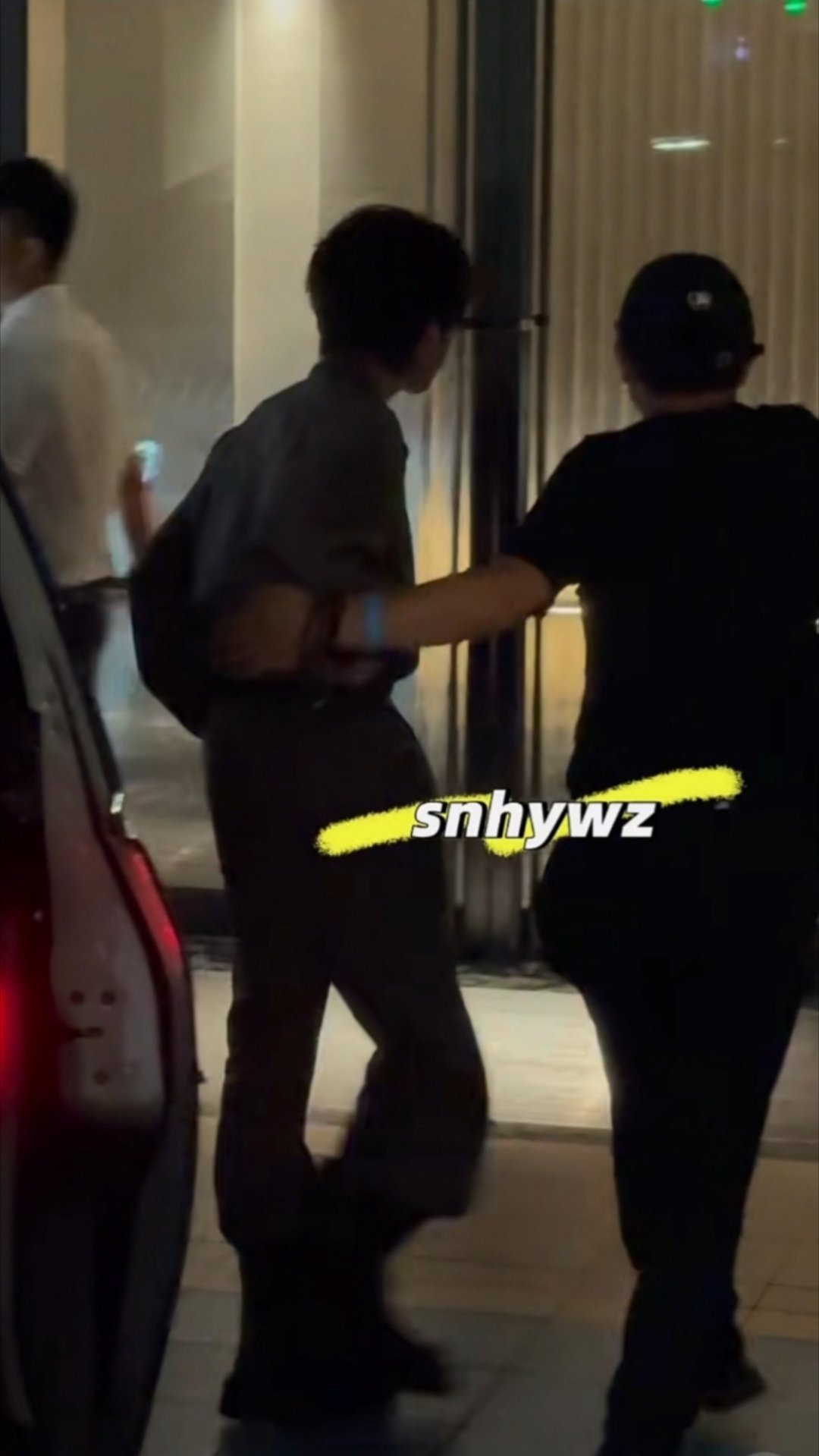 换了套超美的工装吗[吹风车] ​​​