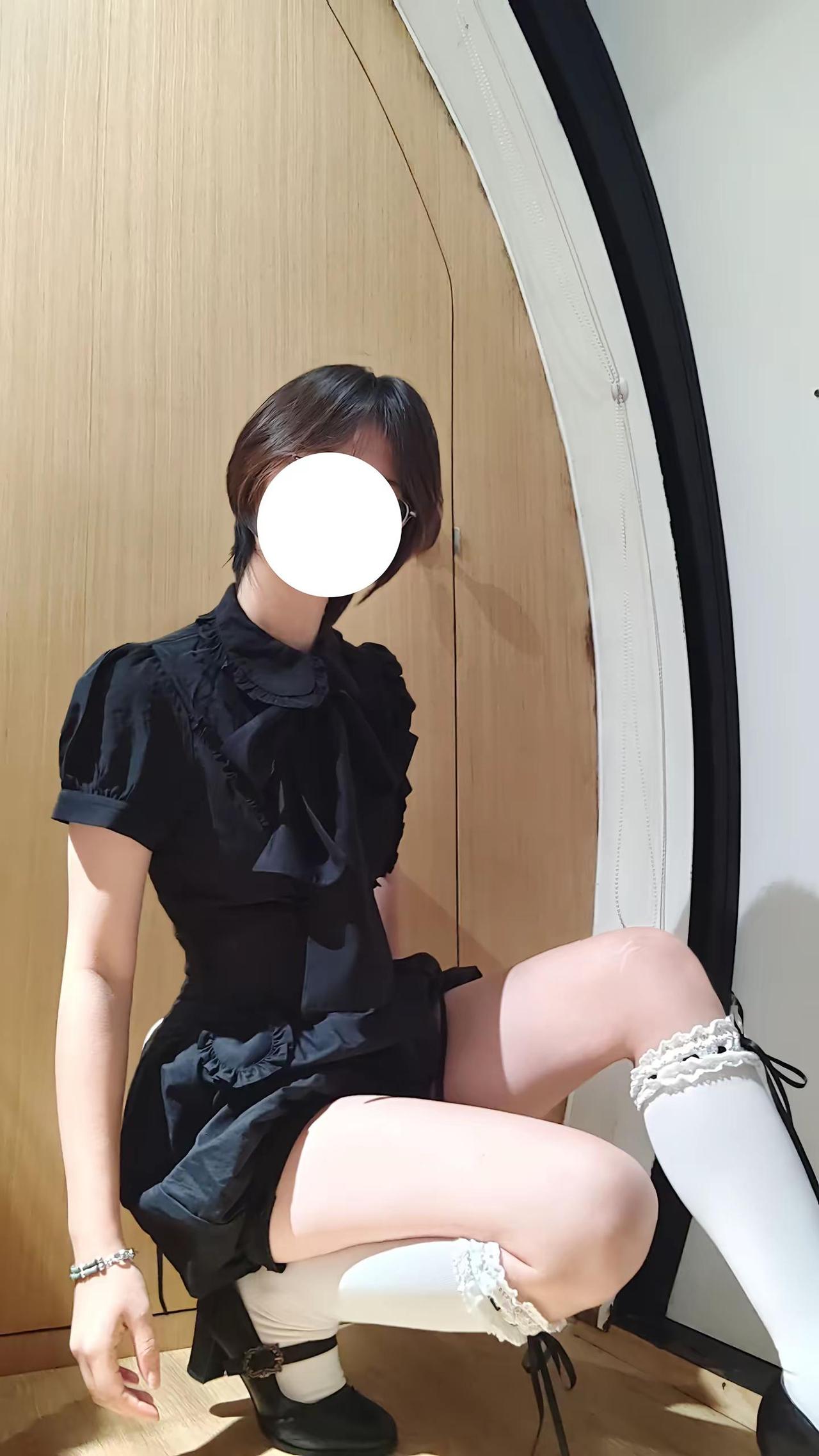 短发女