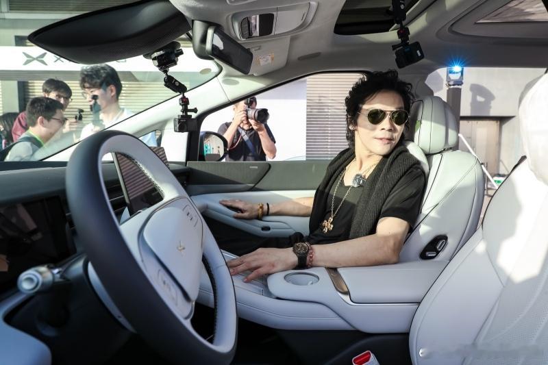 发布会倒计时1小时！向佐、关喆、李国麟等大佬云集小鹏X9发布会现场，这下小鹏X9