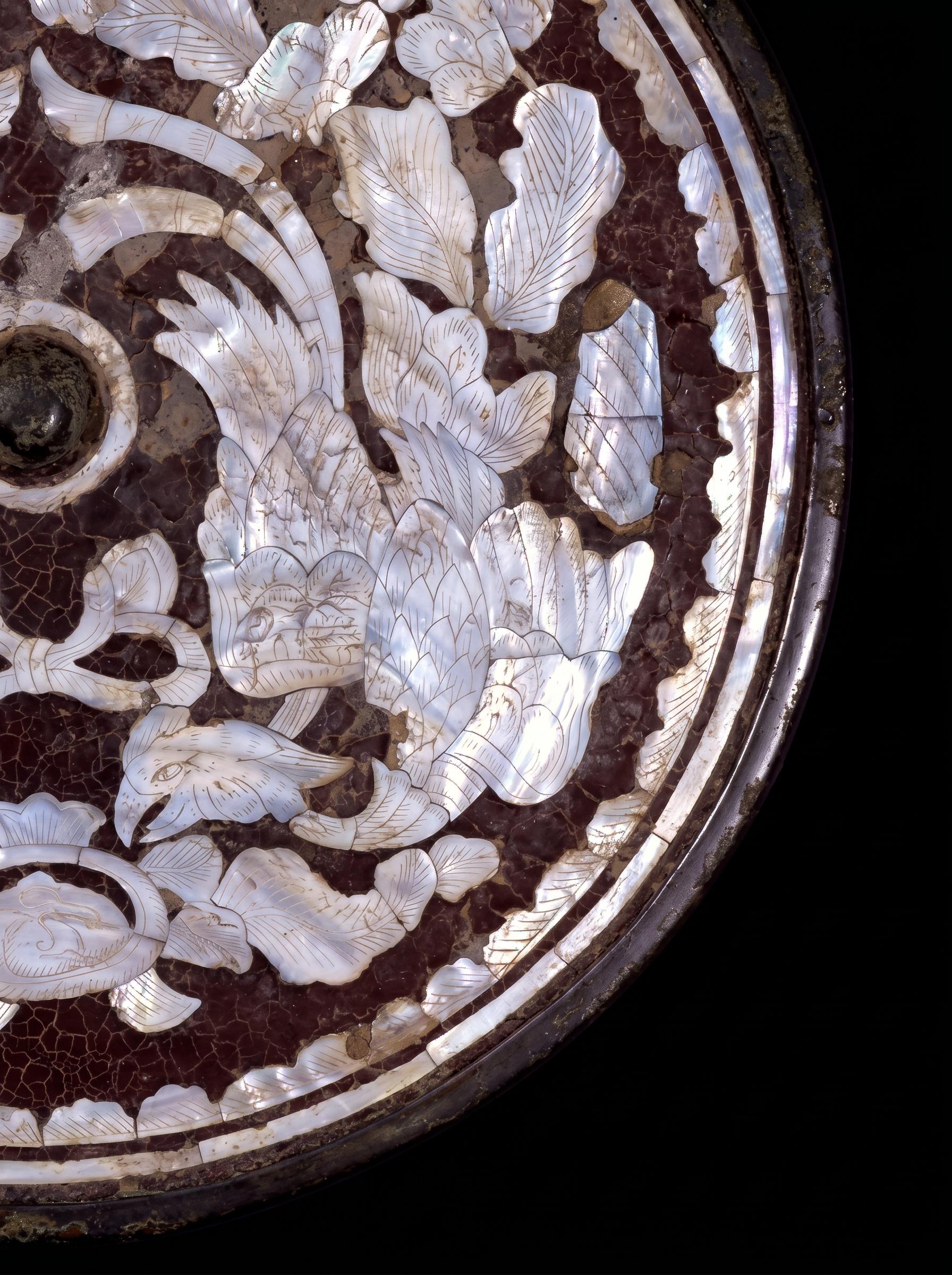 规训光线｜感受月光在漆面中律动。🌊 月下飞天镜，云生结海楼——唐 ·...