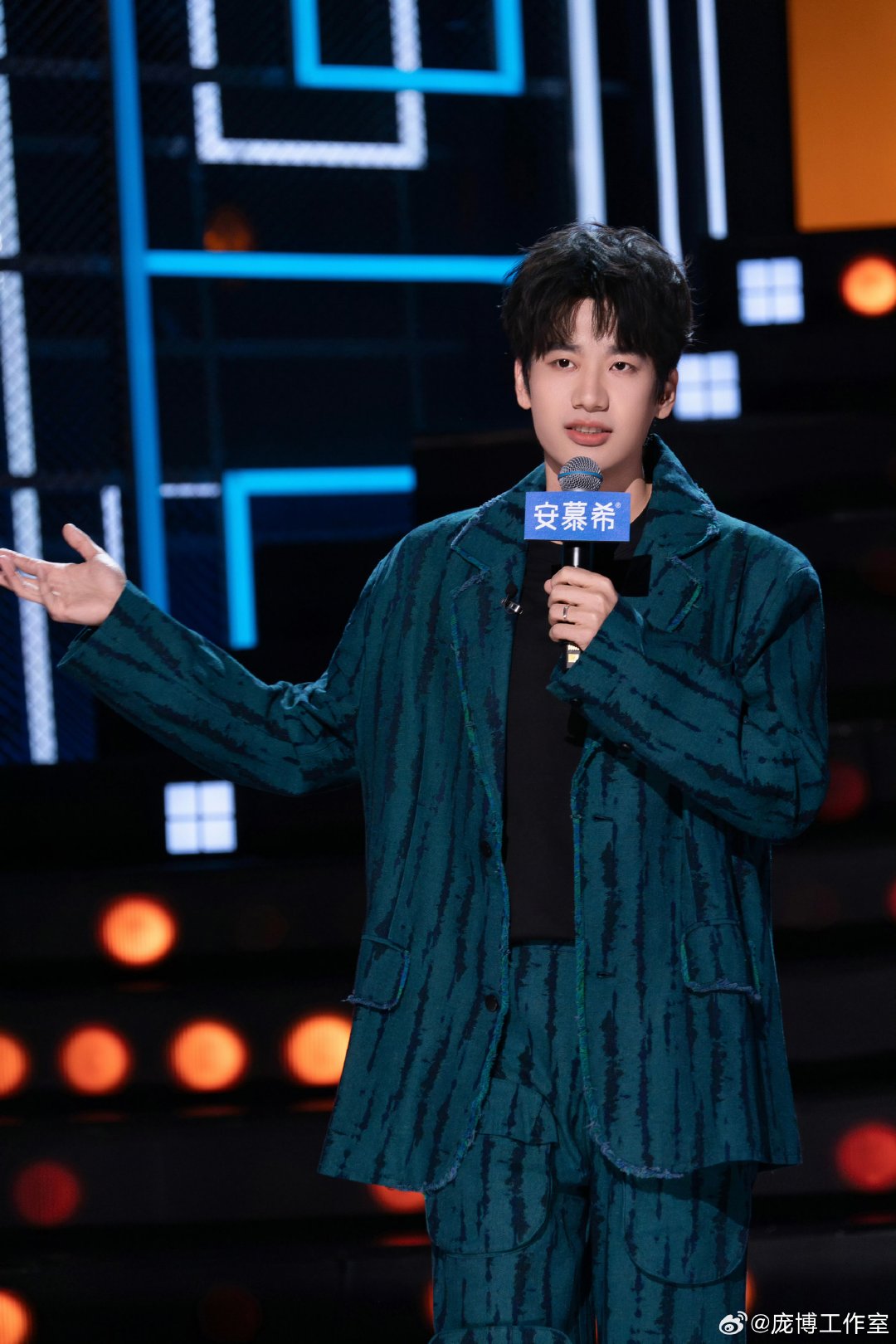 庞博太敢说了 今夜喜友秀 庞博在《今夜喜友秀》里的表现，让我对这个节目路转粉。敢