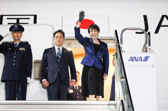 刚见到特朗普，日本就送上一份大礼，高市早苗得到美国超规格待遇

在美国深陷“战争