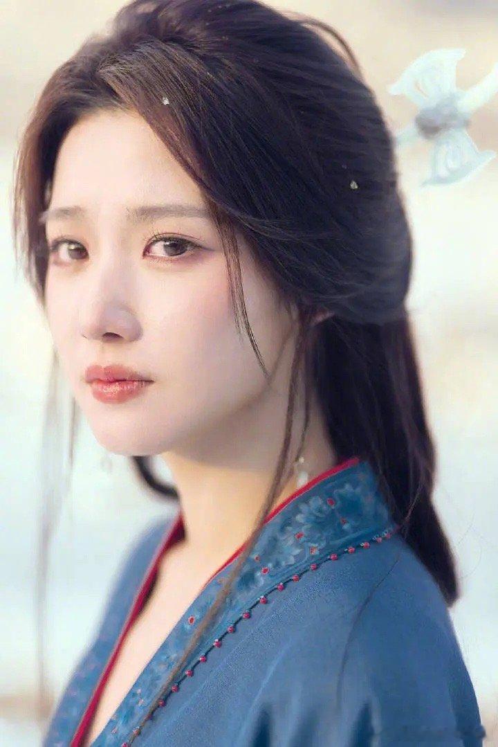 卢昱晓《何不同舟渡》南衣如果是这个妆造怎么样？感觉还挺有故事感的 