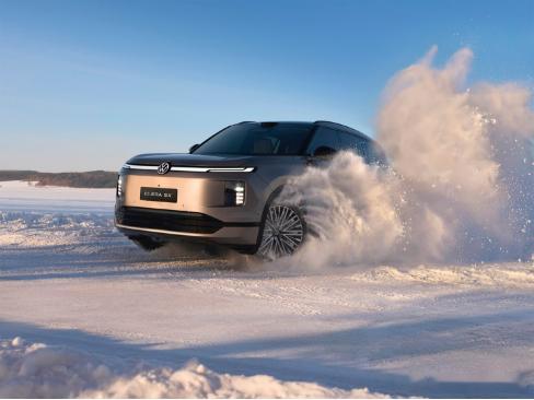 由于消费政策切换加上季节因素，国内车市整体承压。上汽大众1月份终端销售8.96万