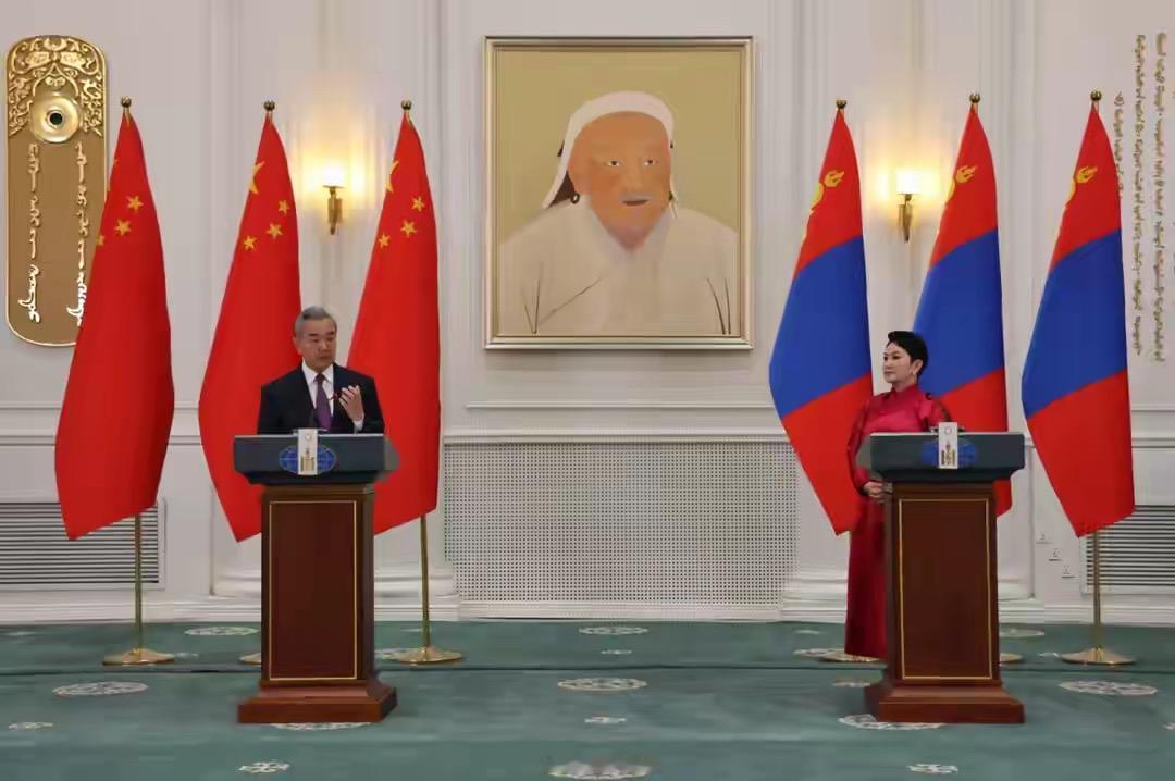 王毅刚走，蒙古就听懂了：日本想借稀土挖中国墙角？行不通！

王毅外长日前应邀访蒙