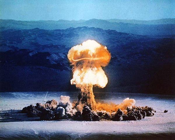870枚核弹瞄准中国117座城！
美国1956年的疯狂计划，
差点把新中国夷为平