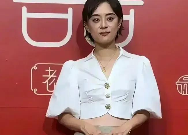 娱乐圈内，诸多明星夫妻往往堪称才子佳人，他们因工作而结缘，感情发展迅速炽热。粉丝