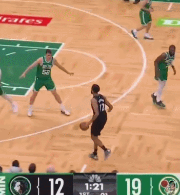 时间领主！李凯尔三次in&out晃晕对手！
在今天NBA常规赛森林狼对阵凯尔特人