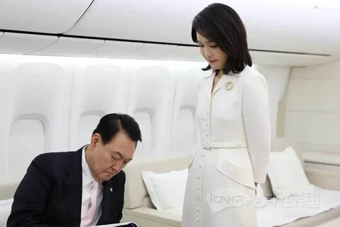 【震惊韩国！前总统夫人金建希1000万韩元定制天价相框，单次活动烧钱超百万】海外