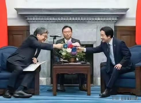 刷到赖清德又在接待日本鬼子，我看他的日子基本快到头了！

台湾省怎么可能容忍这等