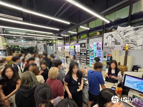 韩国便利店消费创下27.3亿美元纪录
约3900万韩国人平均每月在便利店消费约9