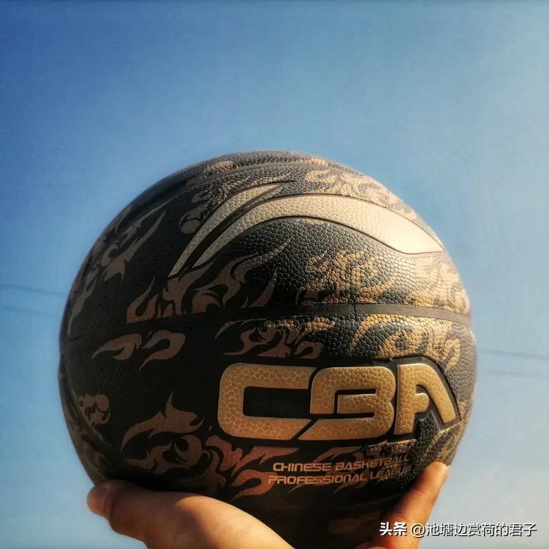 上头条聊CBA 本赛季CBA太有看头了！赛制和判罚对标国际，单节10分钟、5犯离