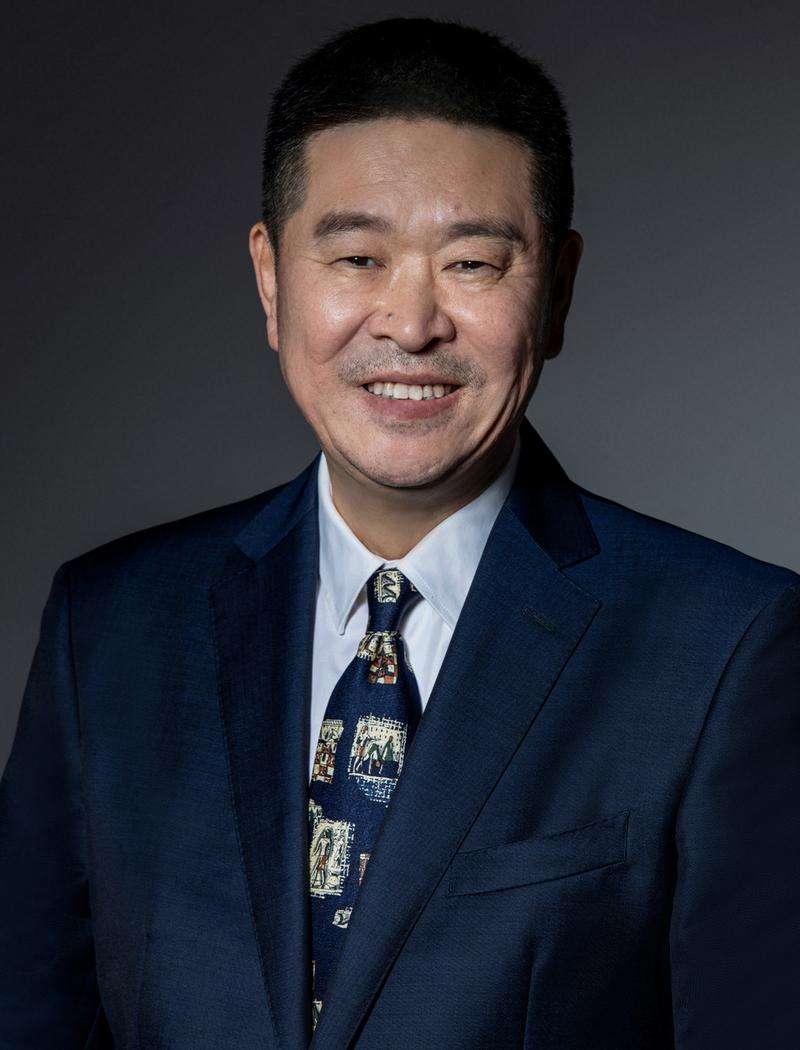 多才多艺事业高开低走，一场直播风波改变职业生涯的邹德江
 
邹德江，艺名邹优杰，