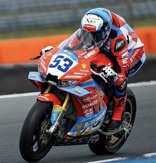 WSBK匈牙利站（巴拉顿公园赛道） 的核心战术目标。这不仅是车迷的期待，更是基于