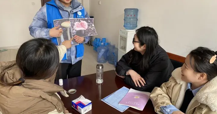 安居街道运河湾社区开展食品安全宣传活动