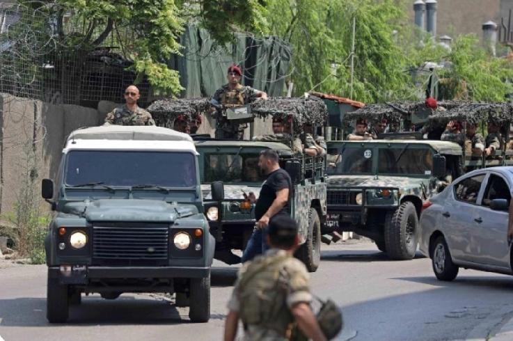 【美国驻贝鲁特大使馆遭到武装人员袭击，武装人员驾驶汽车向美国驻黎巴嫩大使馆开枪后