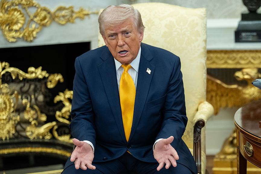 美国已经开始约束以色列，不得对伊朗的能源设施进行轰炸。显然，特朗普比起内塔尼亚胡