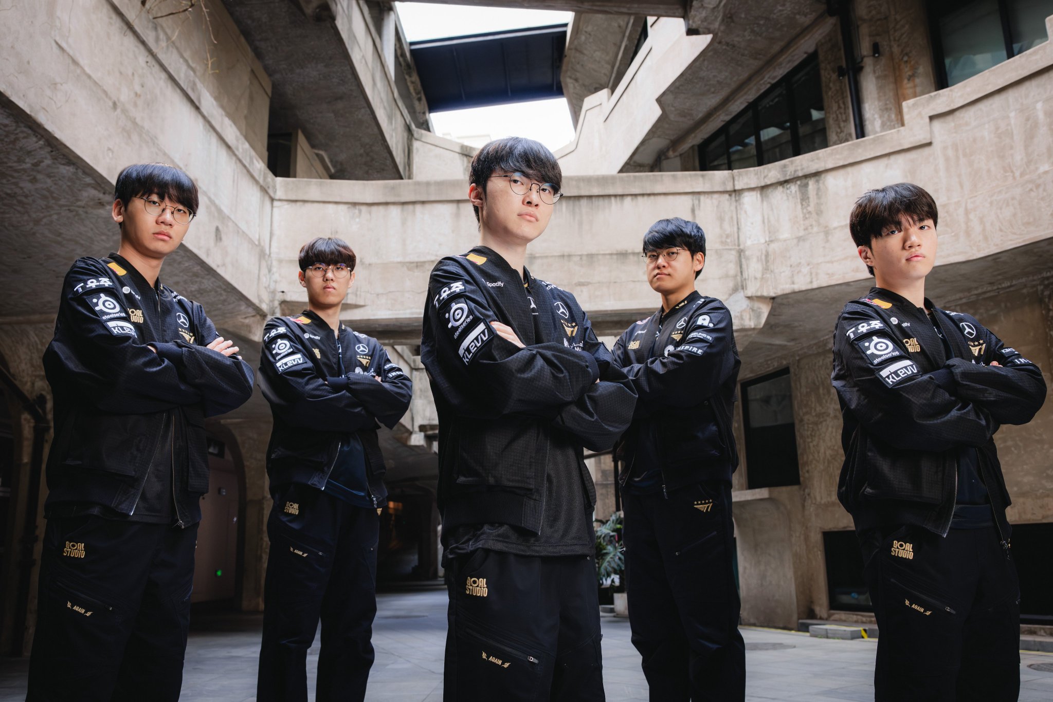 LOL官方发文：连续第五次、累计第十次全球总决赛半决赛，T1